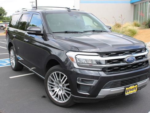 Used 2024 Ford Expedition Limited AWD/4WD image 2