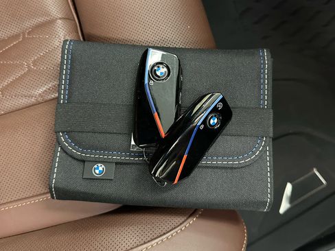 Used 2025 BMW X6 M60i image 40