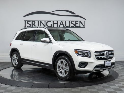 Certified 2021 Mercedes-Benz GLB 250 4MATIC w/ Premium Package image 3