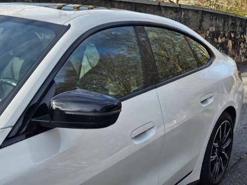 Used 2023 BMW i4 eDrive40 w/ M Sport Package image 17