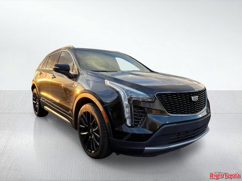 Used 2022 Cadillac XT4 Premium Luxury w/ LPO, ONYX Package FWD image 5