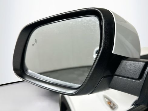 Used 2025 Hyundai Venue SEL image 16