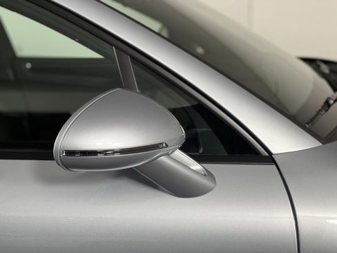 Certified 2025 Porsche Macan image 18