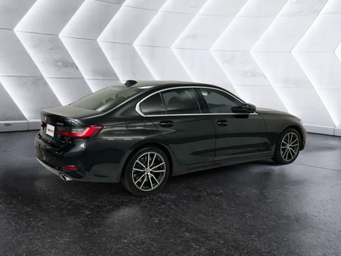 Used 2020 BMW 330i Sedan w/ Premium Package image 4