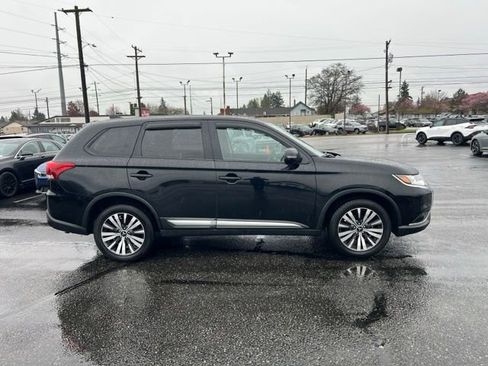 Used 2019 Mitsubishi Outlander AWD image 8