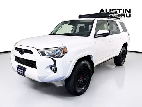 Used 2022 Toyota 4Runner SR5 w/ 4Runner Black Package (TMS) AWD/4WD image 3