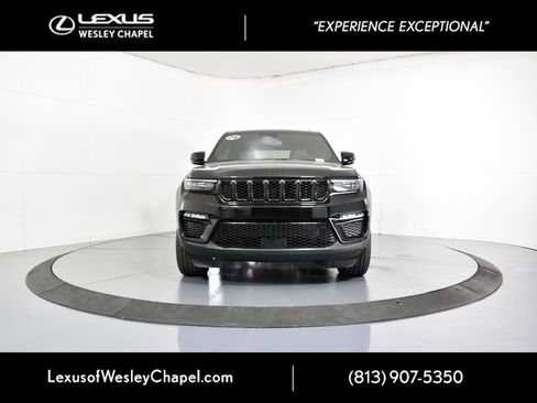 Used 2024 Jeep Grand Cherokee Limited w/ Black Appearance Package image 13