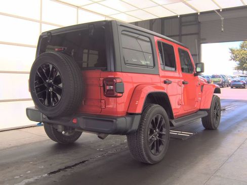 Used 2022 Jeep Wrangler Unlimited Sahara AWD/4WD image 2