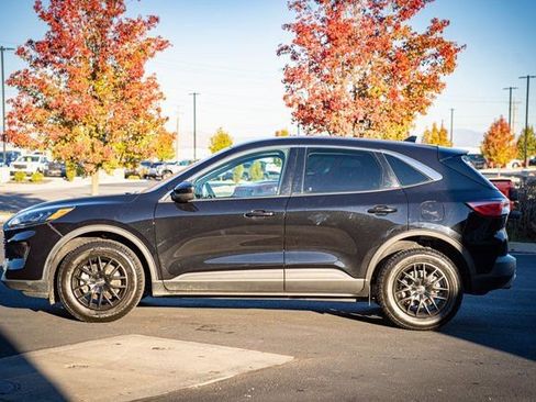 Used 2021 Ford Escape SE image 11