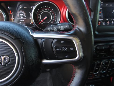Used 2019 Jeep Wrangler Unlimited Rubicon w/ Cold Weather Group AWD/4WD image 24