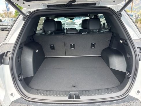 New 2026 Chevrolet Equinox LT w/ Convenience Package II FWD image 10