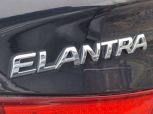 Used 2013 Hyundai Elantra GLS w/ Preferred Pkg FWD image 10