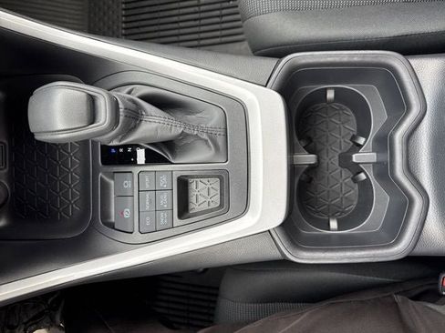 Used 2025 Toyota RAV4 LE image 29