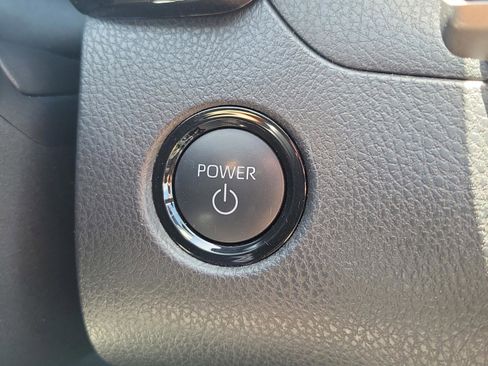 Used 2025 Toyota Camry SE image 31