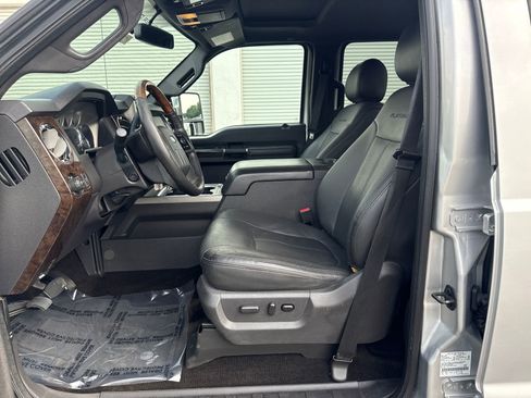 Used 2015 Ford F250 Platinum w/ FX4 Off-Road Package image 9
