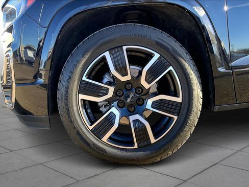 Used 2021 GMC Acadia Denali w/ Denali Technology Package image 10