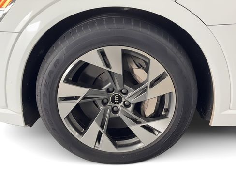 Used 2021 Audi e-tron Premium Plus w/ Premium Plus Package image 12