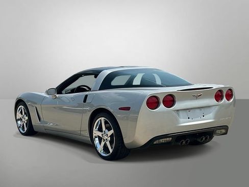 Used 2006 Chevrolet Corvette Coupe w/ Performance Package RWD image 24