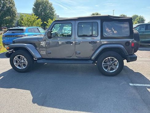 Used 2018 Jeep Wrangler Unlimited Sahara AWD/4WD image 15