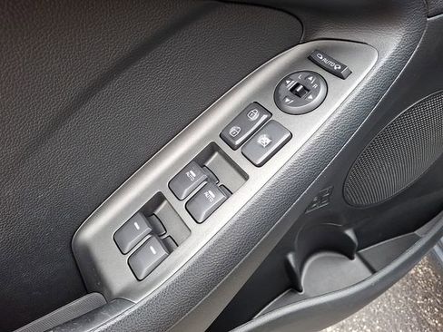 Used 2014 Kia Forte EX image 17