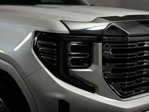 Used 2024 GMC Sierra 1500 Denali w/ Denali Reserve Package AWD/4WD image 17