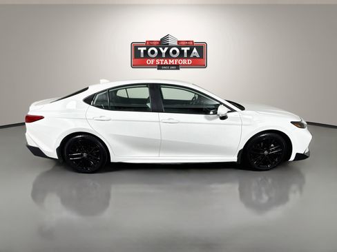 Used 2025 Toyota Camry SE AWD/4WD image 8