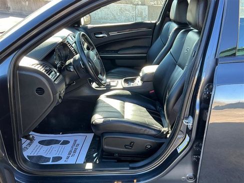 Used 2018 Chrysler 300 S w/ 300S Premium Group image 27