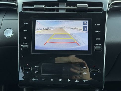 Used 2022 Hyundai Santa Cruz SEL Premium image 4