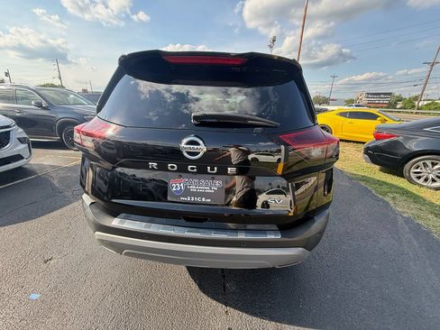 Used 2021 Nissan Rogue SV w/ Premium Package FWD image 4