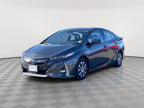 Used 2020 Toyota Prius Prime Limited image 3