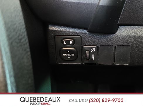 Used 2017 Toyota Corolla SE w/ Carpet Mat Package (TMS) FWD image 21