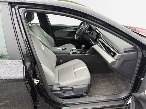 Used 2025 Toyota Camry SE FWD image 25