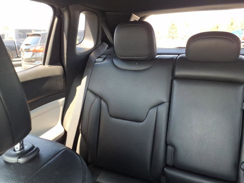 Used 2024 Jeep Compass Limited AWD/4WD image 13