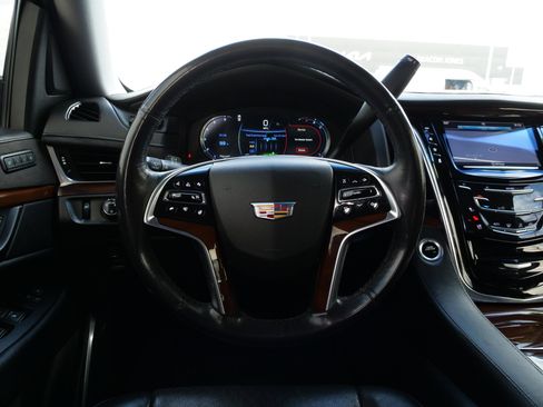 Used 2018 Cadillac Escalade ESV Premium Luxury image 23