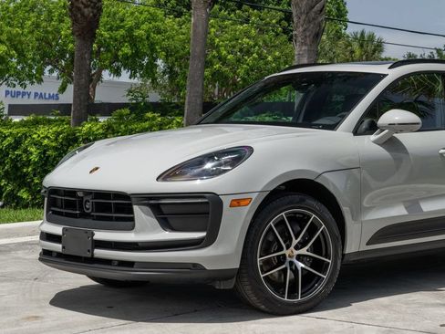 Used 2025 Porsche Macan AWD/4WD image 2