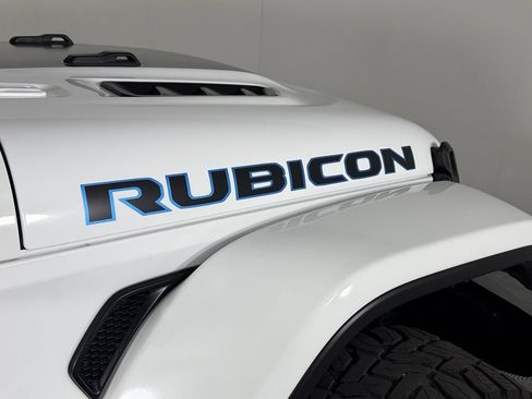 Used 2022 Jeep Wrangler Unlimited Rubicon 4xe w/ Cold Weather Group AWD/4WD image 12