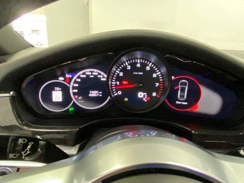 Used 2017 Porsche Panamera 4 image 33