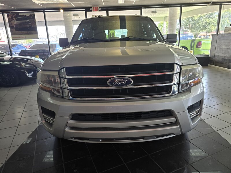 Used 2017 Ford Expedition XLT w/ Equipment Group 202A RWD image 2