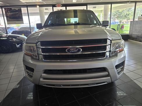 Used 2017 Ford Expedition XLT w/ Equipment Group 202A RWD image 2