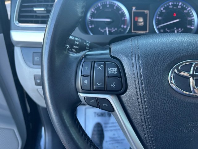 Used 2019 Toyota Highlander XLE AWD/4WD image 14