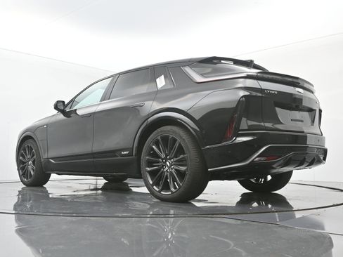 New 2026 Cadillac Lyriq V image 17
