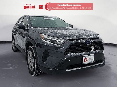 Certified 2022 Toyota RAV4 XLE w/ Convenience Package image 7