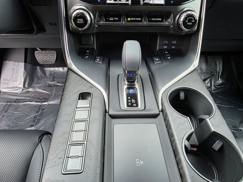 New 2026 Lexus LX 700h Luxury AWD/4WD image 25