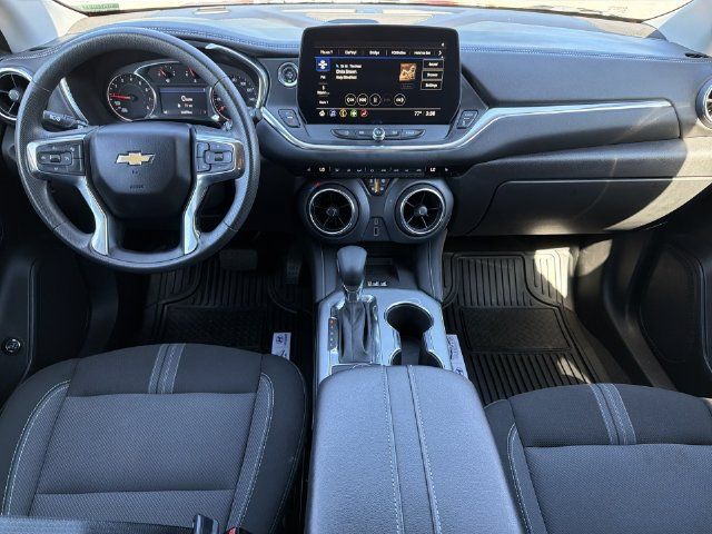 Used 2024 Chevrolet Blazer LT w/ Convenience Package FWD image 17
