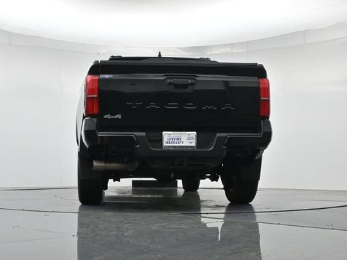 Used 2024 Toyota Tacoma SR5 AWD/4WD image 40
