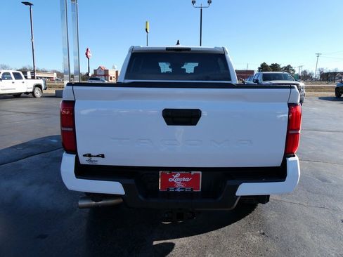 Used 2025 Toyota Tacoma TRD Sport image 6