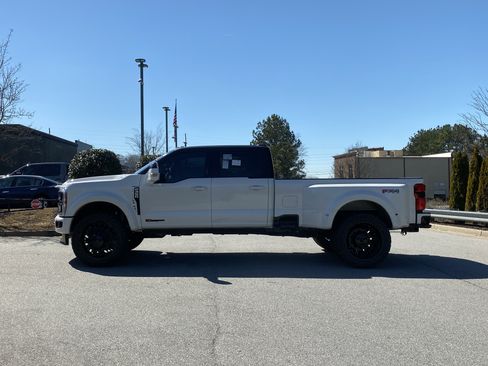 Used 2026 Ford F450 Platinum w/ FX4 Off-Road Package image 14