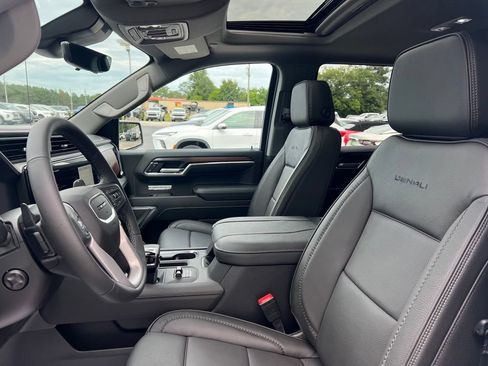 New 2026 GMC Sierra 1500 Denali w/ Denali Reserve Package AWD/4WD image 9