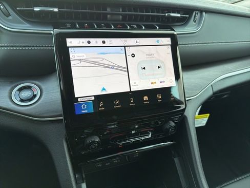 New 2025 Jeep Grand Cherokee Limited image 13