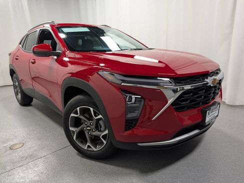 New 2026 Chevrolet Trax LT w/ Driver Confidence Package FWD image 2